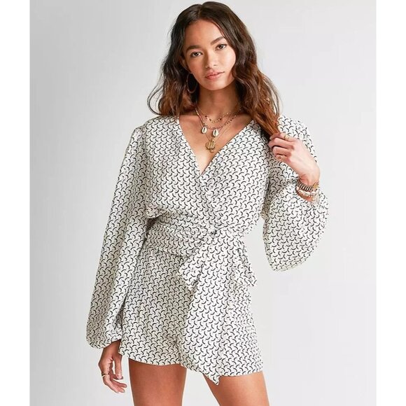 BILLABONG SINCERELY JULES Wrapped In Love Top Sz M White Puff Sleeve Linen Rayon - Picture 1 of 14